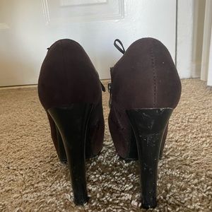 Heel shoes